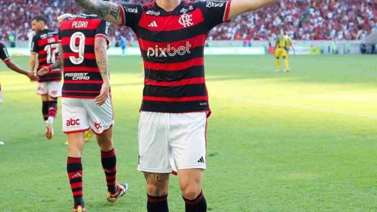 Léo Pereira analisa preparação do Flamengo para as finais do Carioca: ‘Essa pausa foi importante’