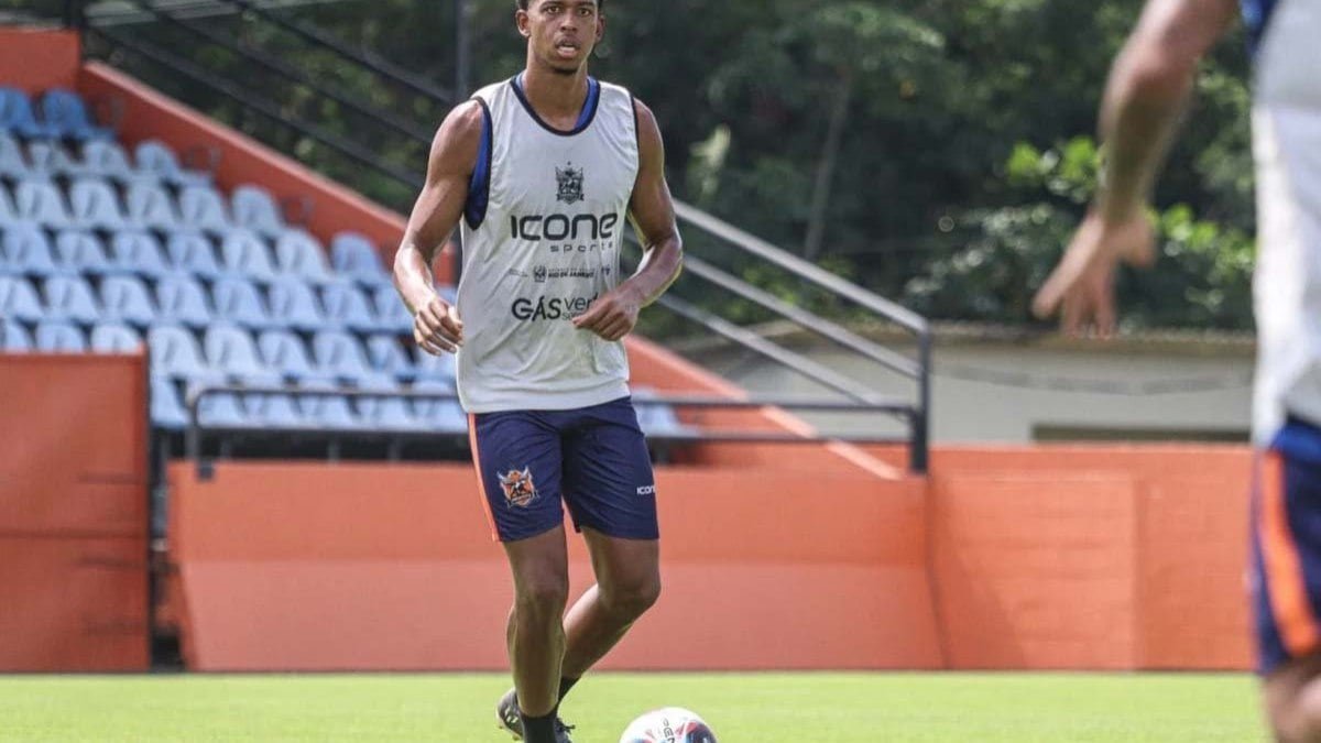 Flamengo fecha a contratação do atacante Carlinhos, destaque do Nova Iguaçu