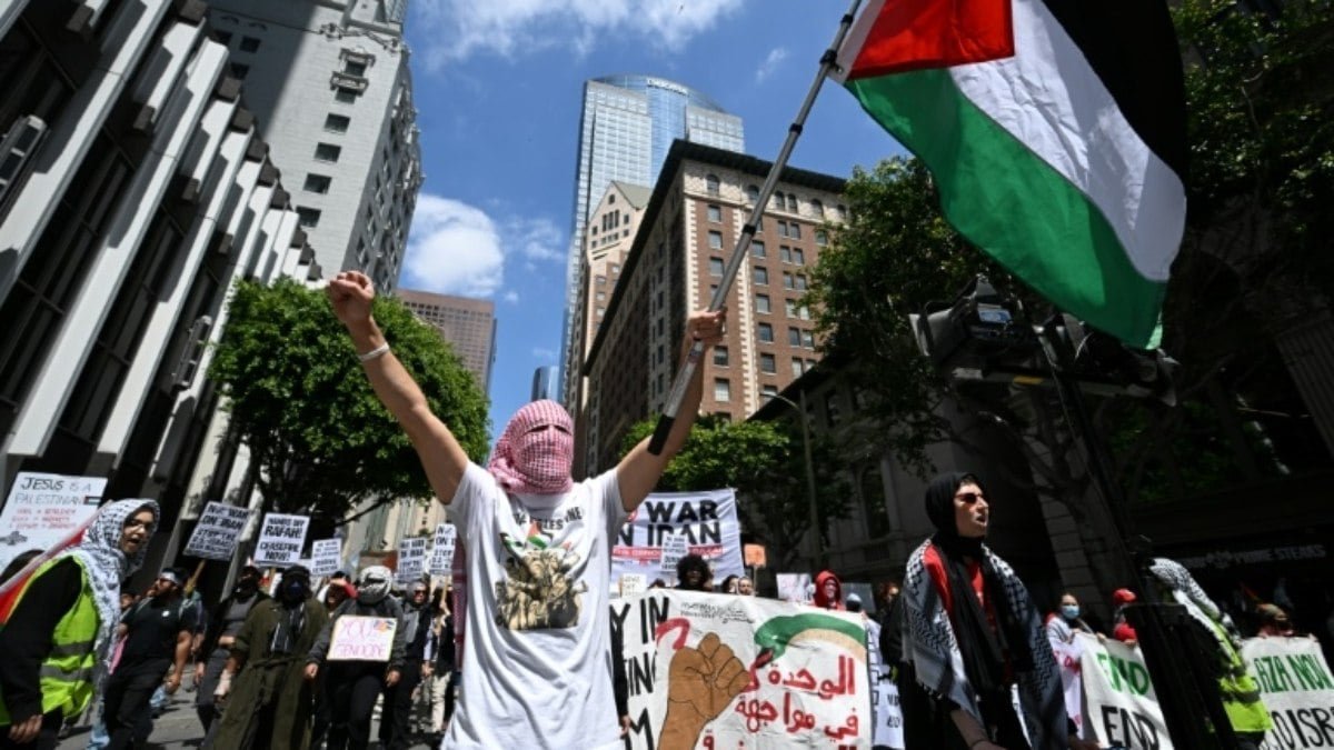 Manifestantes pró-palestinos bloqueiam Golden Gate em San Francisco