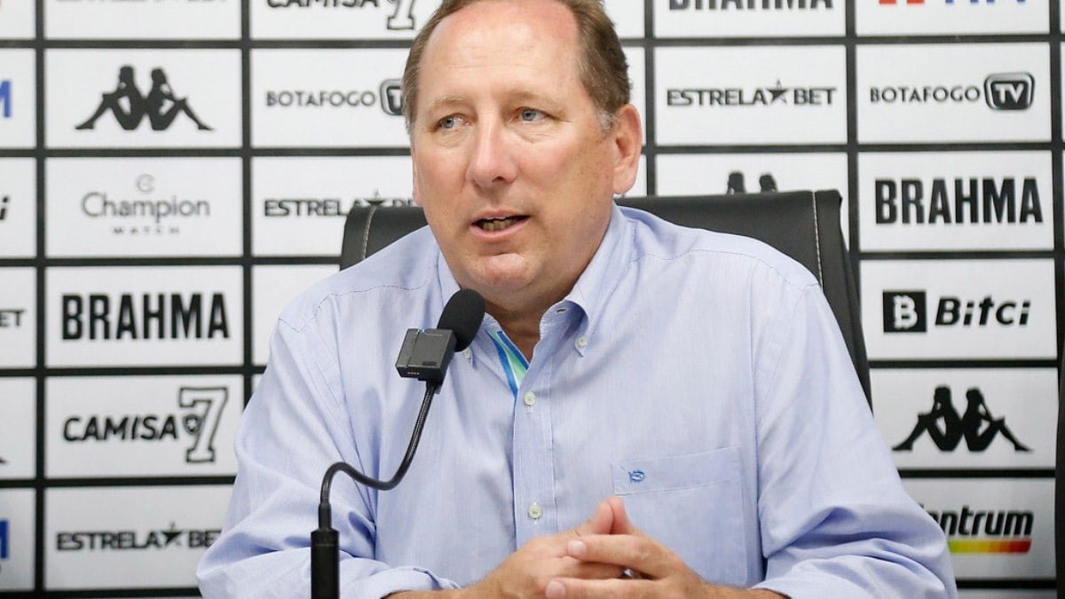 ‘Temos provas que o Palmeiras vem sendo beneficiado’, diz John Textor