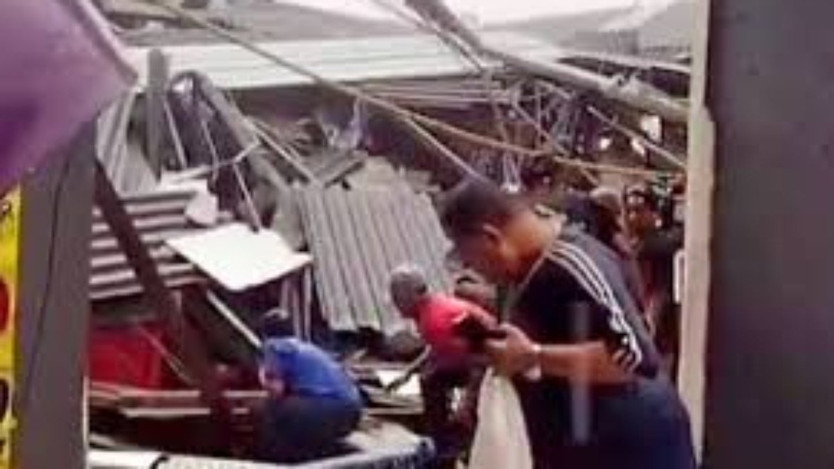 9 pessoas ficam feridas após teto de supermercado desabar