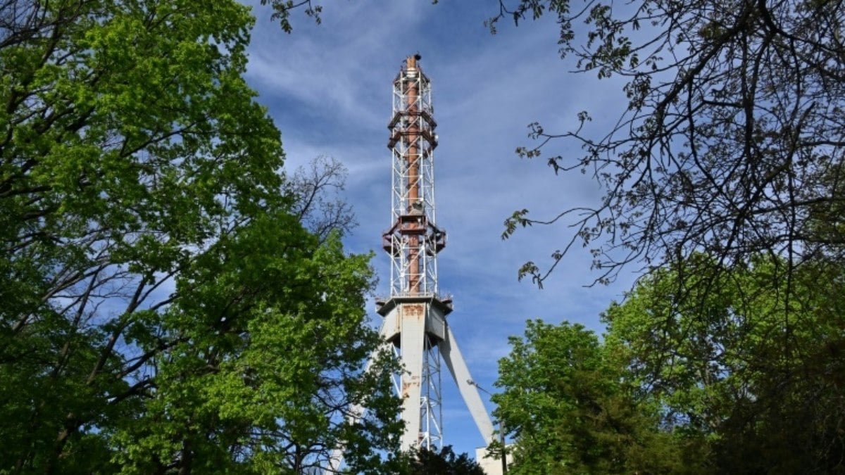 Bombardeio russo destrói torre de televisão na segunda maior cidade da Ucrânia