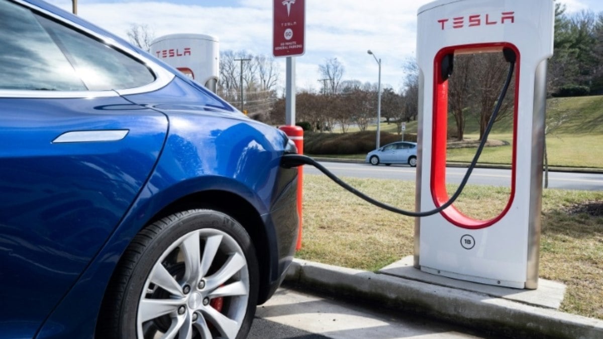 Tesla pretende cortar mais de 10% do quadro de funcionários Tesla pretende cortar mais de 10% do quadro de funcionários