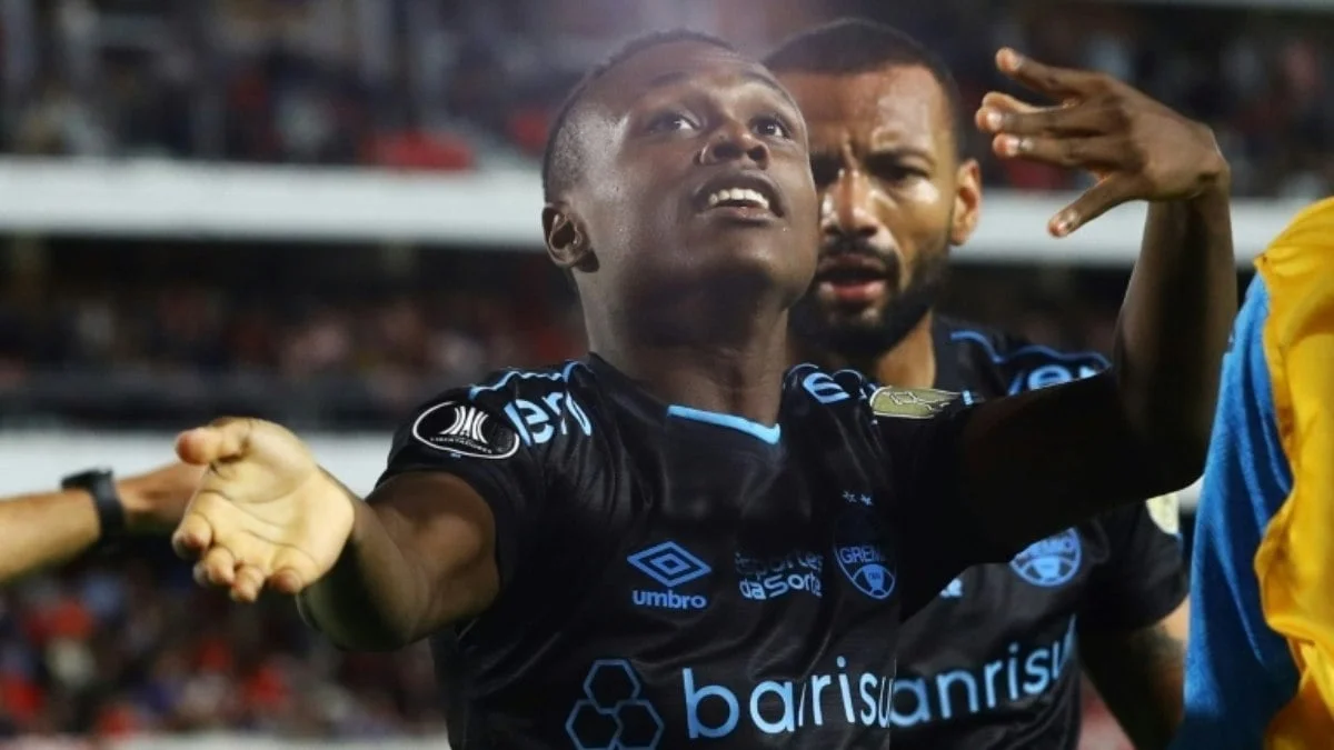 Grêmio vence em visita ao Estudiantes (1-0) e respira na Libertadores