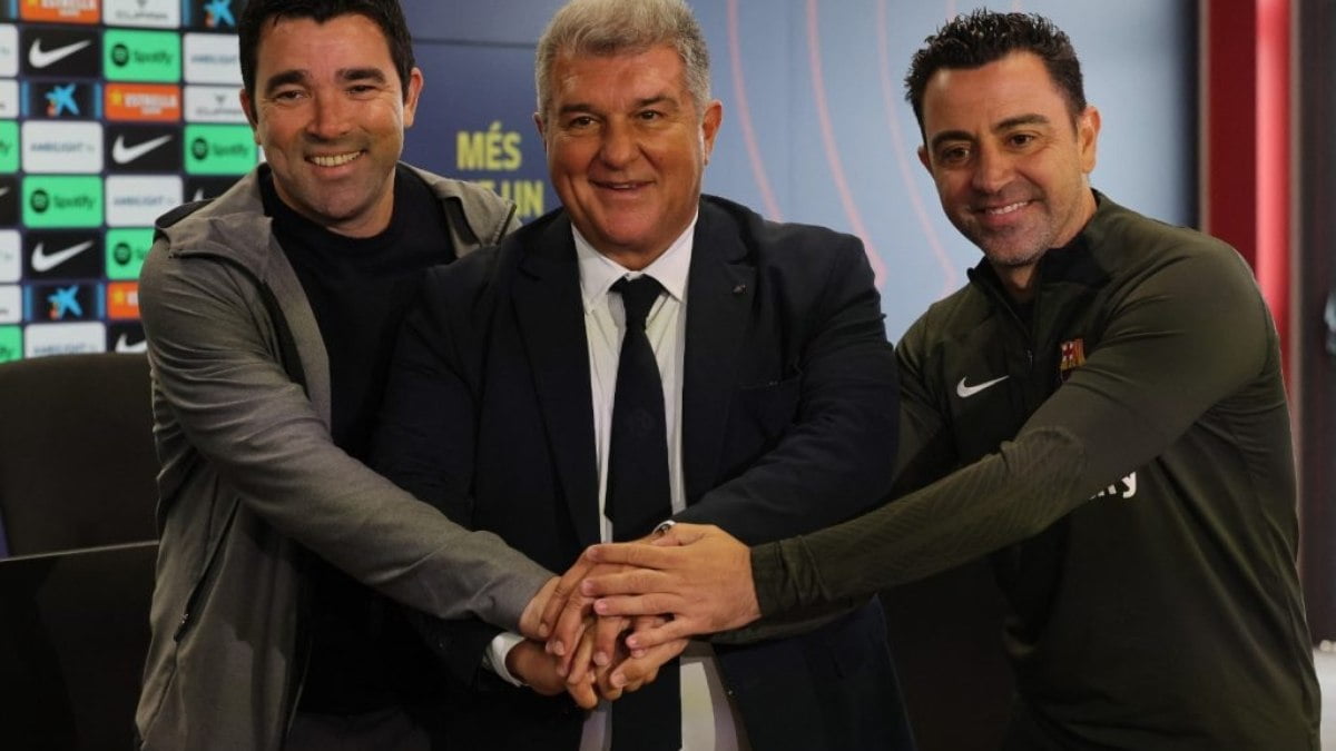 Ele fica! Xavi volta atrás de sua decisão e ficará no Barcelona até 2025 Ele fica! Xavi volta atrás de sua decisão e ficará no Barcelona até 2025