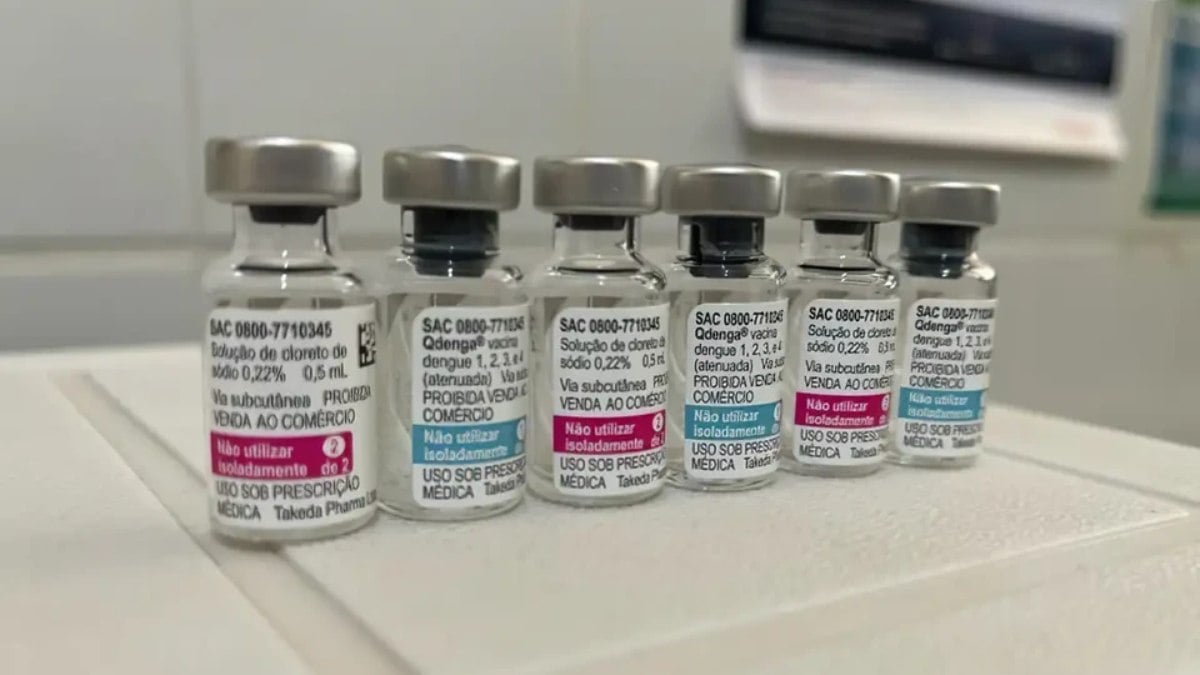 Com doses prestes a vencer, Saúde amplia vacinação contra dengue Com doses prestes a vencer, Saúde amplia vacinação contra dengue