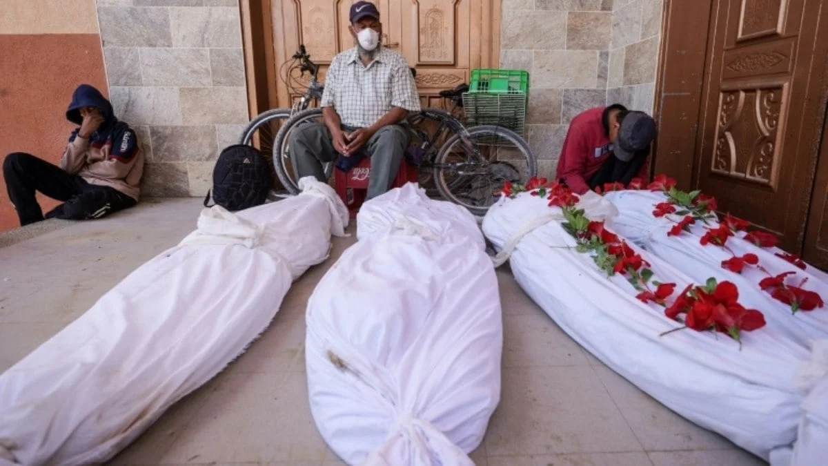 Israel nega ter enterrado centenas de palestinos em hospital de Gaza