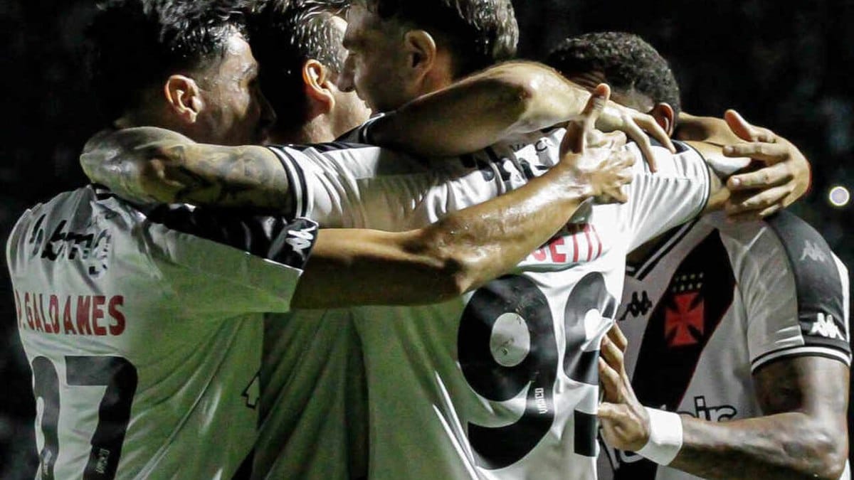 Elenco ganha folga, e Álvaro Pacheco inicia trabalho no Vasco na sexta Elenco ganha folga, e Álvaro Pacheco inicia trabalho no Vasco na sexta