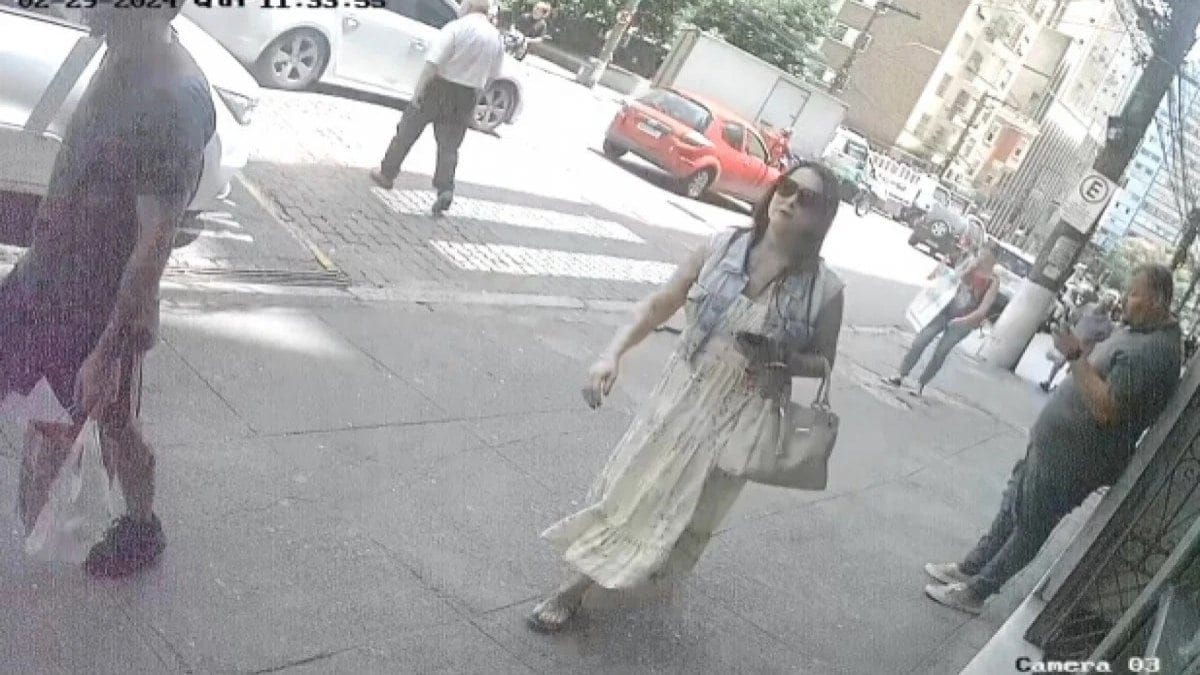suspeita do sequestro usava casaco da vítima durante prisão suspeita do sequestro usava casaco da vítima durante prisão