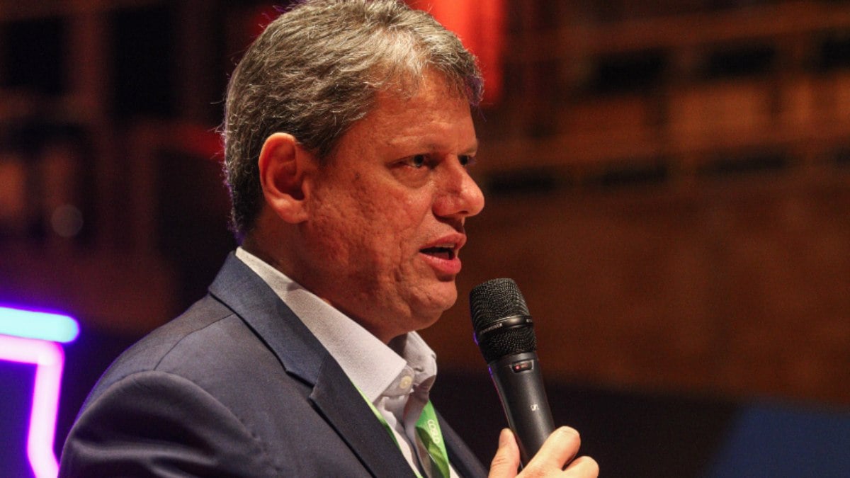 Vídeo do MBL em apostila aumenta polêmicas de Tarcísio na Educação Vídeo do MBL em apostila aumenta polêmicas de Tarcísio na Educação