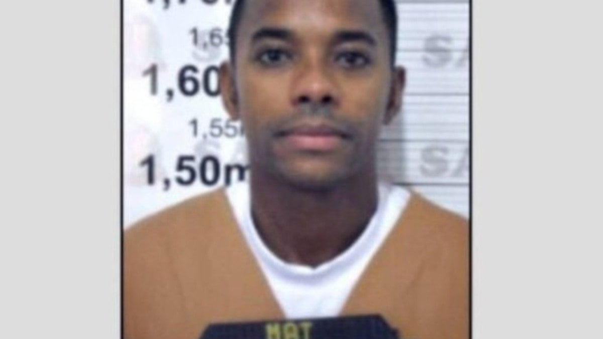 Robinho passa por mudança brusca em sua vida após ida para cadeia Robinho passa por mudança brusca em sua vida após ida para cadeia