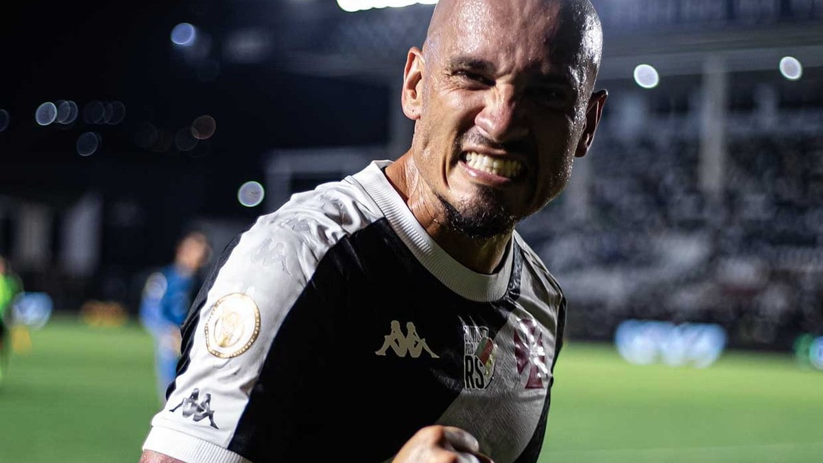Maicon detalha lance do gol, seu primeiro pelo Vasco Maicon detalha lance do gol, seu primeiro pelo Vasco