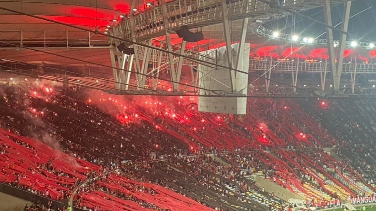 Flamengo é denunciado pela Conmebol por uso de bombas e sinalizadores em última partida da Libertadores Flamengo é denunciado pela Conmebol por uso de bombas e sinalizadores em última partida da Libertadores