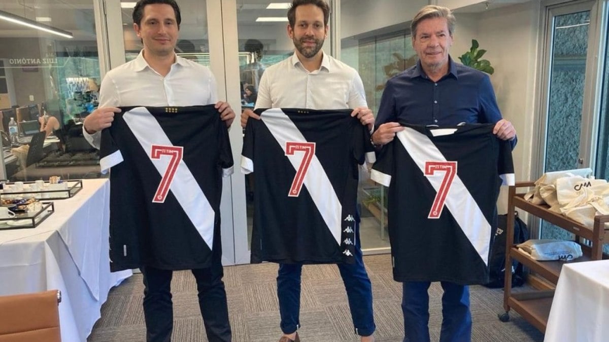 777 Partners coloca todos seus clubes à venda 777 Partners coloca todos seus clubes à venda