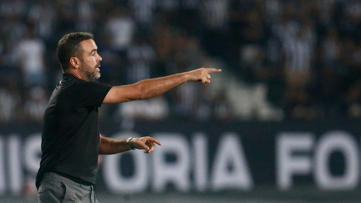 Botafogo inicia sequência como visitante até o fim de maio Botafogo inicia sequência como visitante até o fim de maio