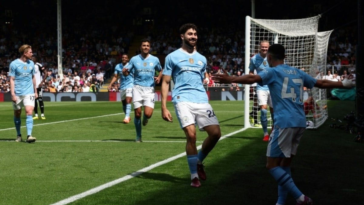 City goleia Fulham e aumenta aumenta pressão sobre o Arsenal City goleia Fulham e aumenta aumenta pressão sobre o Arsenal