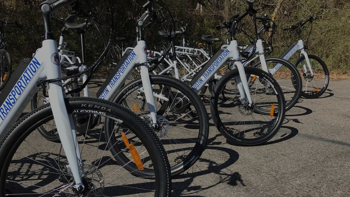 E-bikes são uma forma custosa de reduzir as emissões de carbono, mas promovem saúde E-bikes são uma forma custosa de reduzir as emissões de carbono, mas promovem saúde