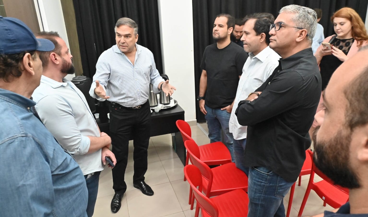 Em pré-campanha, Mabel visita comerciantes da Região da 44 Em pré-campanha, Mabel visita comerciantes da Região da 44