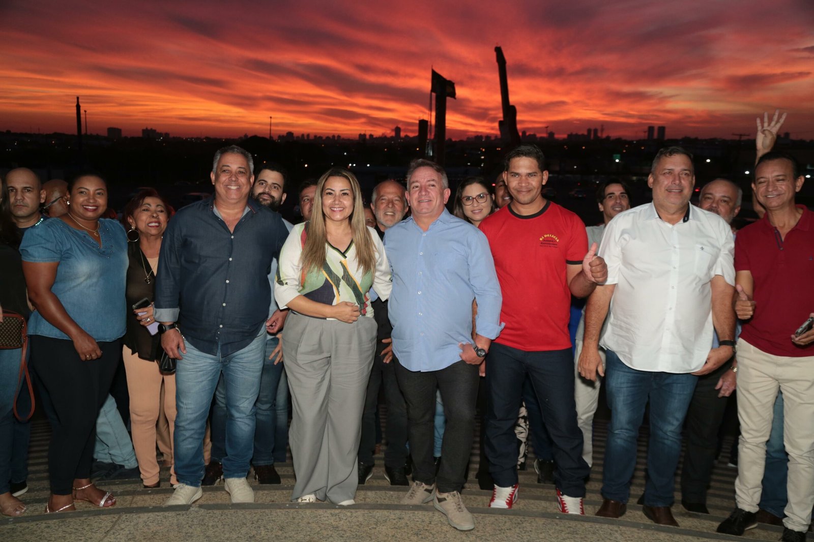 Vilmar Mariano reúne pré-candidatos dos 16 partidos aliados