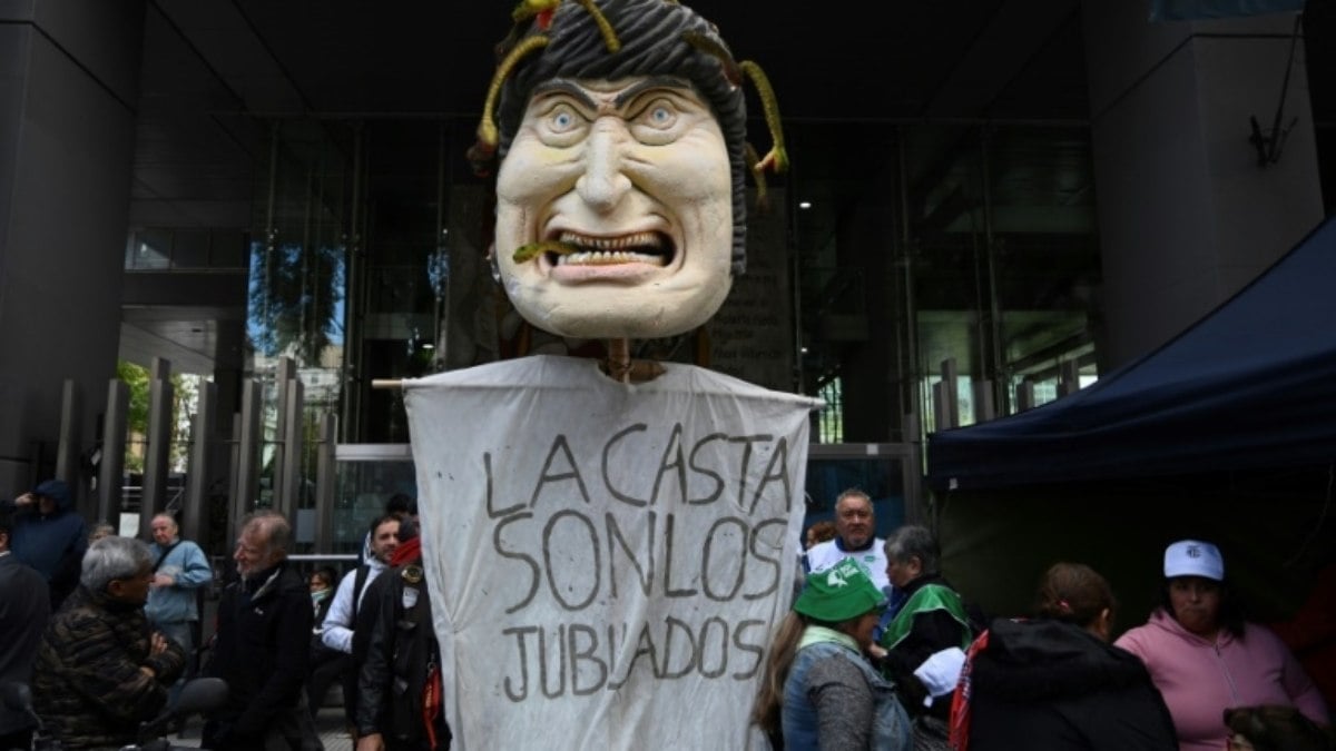 Deputados argentinos debatem reformas de Milei para desregular a economia Deputados argentinos debatem reformas de Milei para desregular a economia