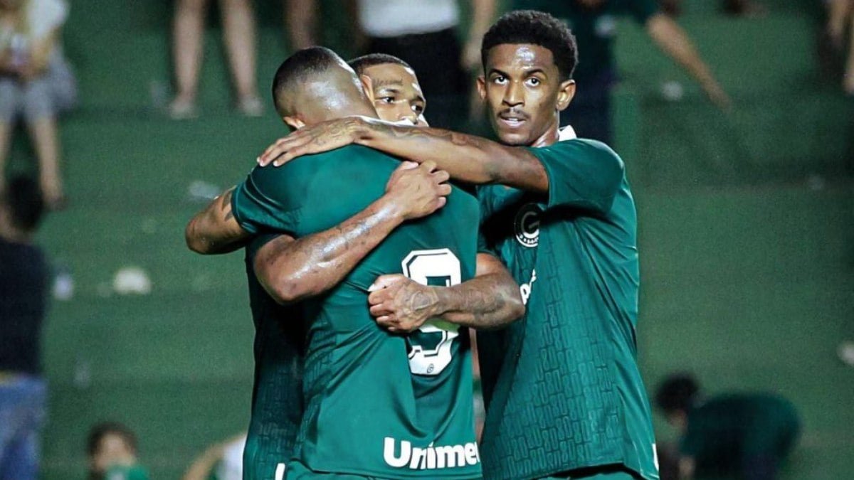 Nos pênaltis, Goiás vence Cuiabá com duas defesas de Tadeu e carimba vaga nas oitavas da Copa do Brasil