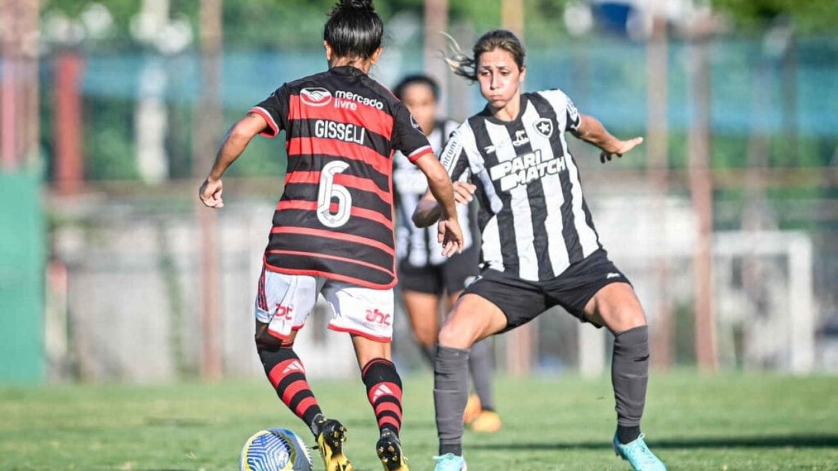 Com chuva de gols no primeiro tempo, Flamengo vence Botafogo de virada no Brasileirão Feminino Com chuva de gols no primeiro tempo, Flamengo vence Botafogo de virada no Brasileirão Feminino