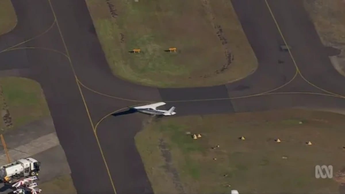 avião quase bate em casas e árvores até fazer pouso forçado avião quase bate em casas e árvores até fazer pouso forçado