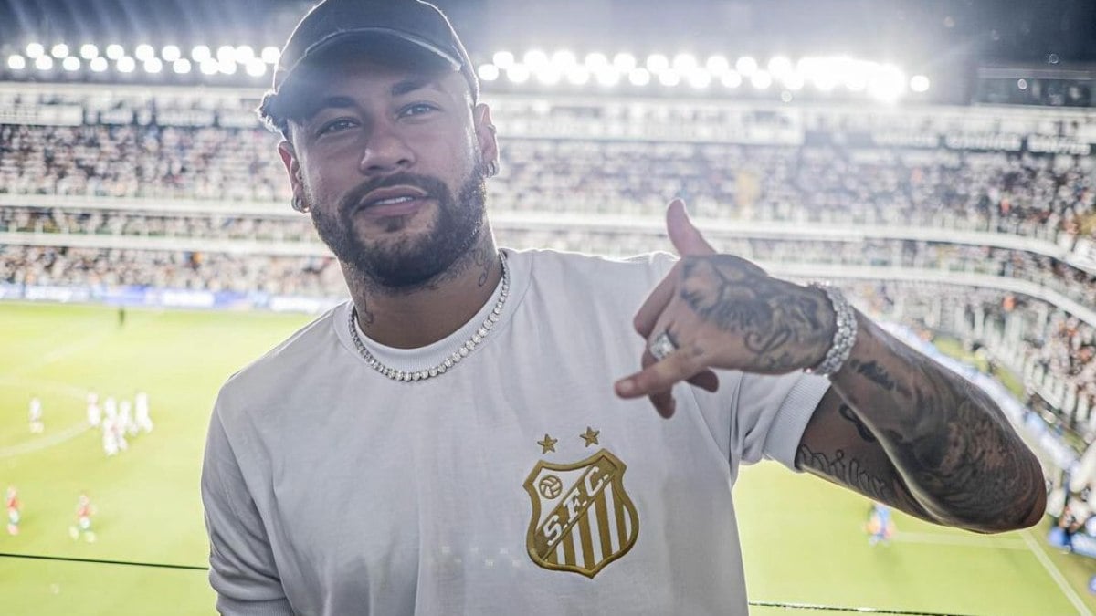Neymar manda aeronaves para levar suprimentos ao RS e faz apelo Neymar manda aeronaves para levar suprimentos ao RS e faz apelo