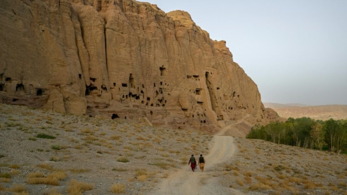 vítmas de ataque a turistas em Bamiyan são levadas para Cabul vítmas de ataque a turistas em Bamiyan são levadas para Cabul