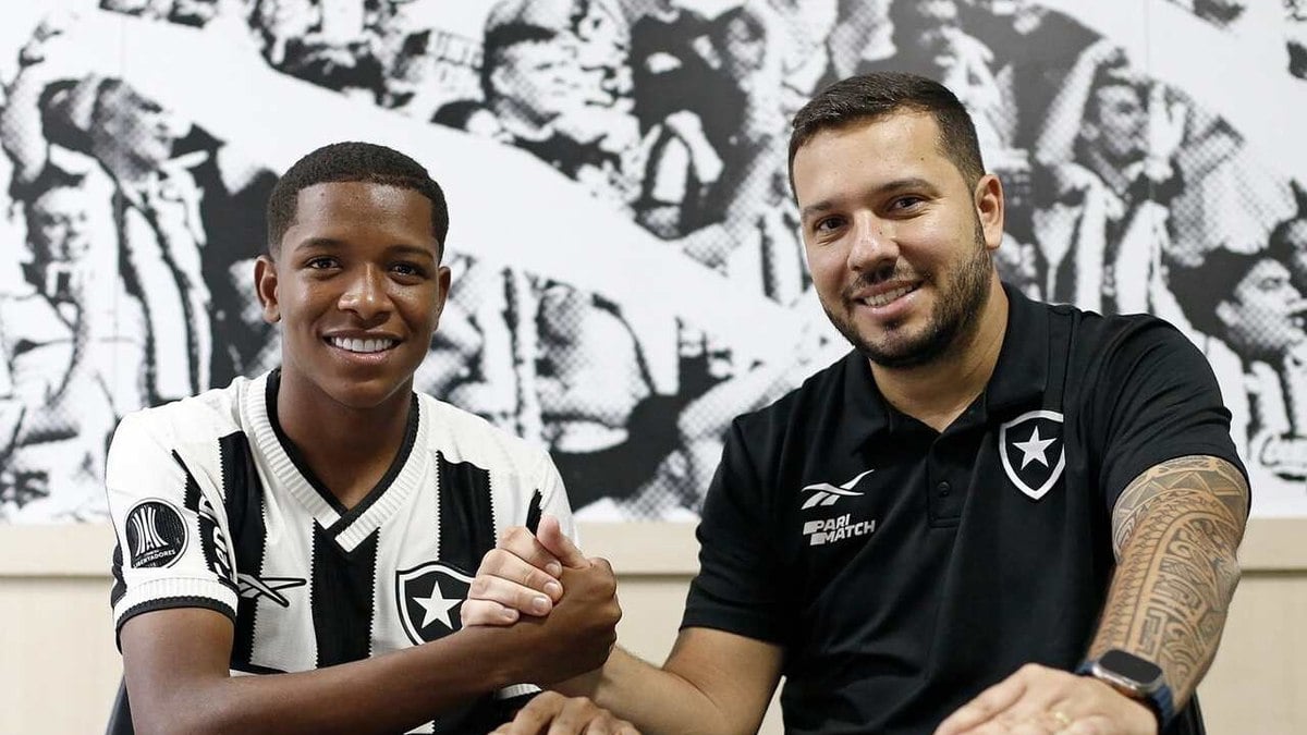 Botafogo renova contrato de Yarlen e mais dois jovens da base Botafogo renova contrato de Yarlen e mais dois jovens da base