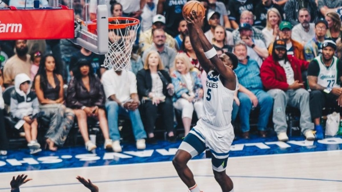 Wolves vencem Mavs e seguem vivos na Final da Conferência Oeste Wolves vencem Mavs e seguem vivos na Final da Conferência Oeste