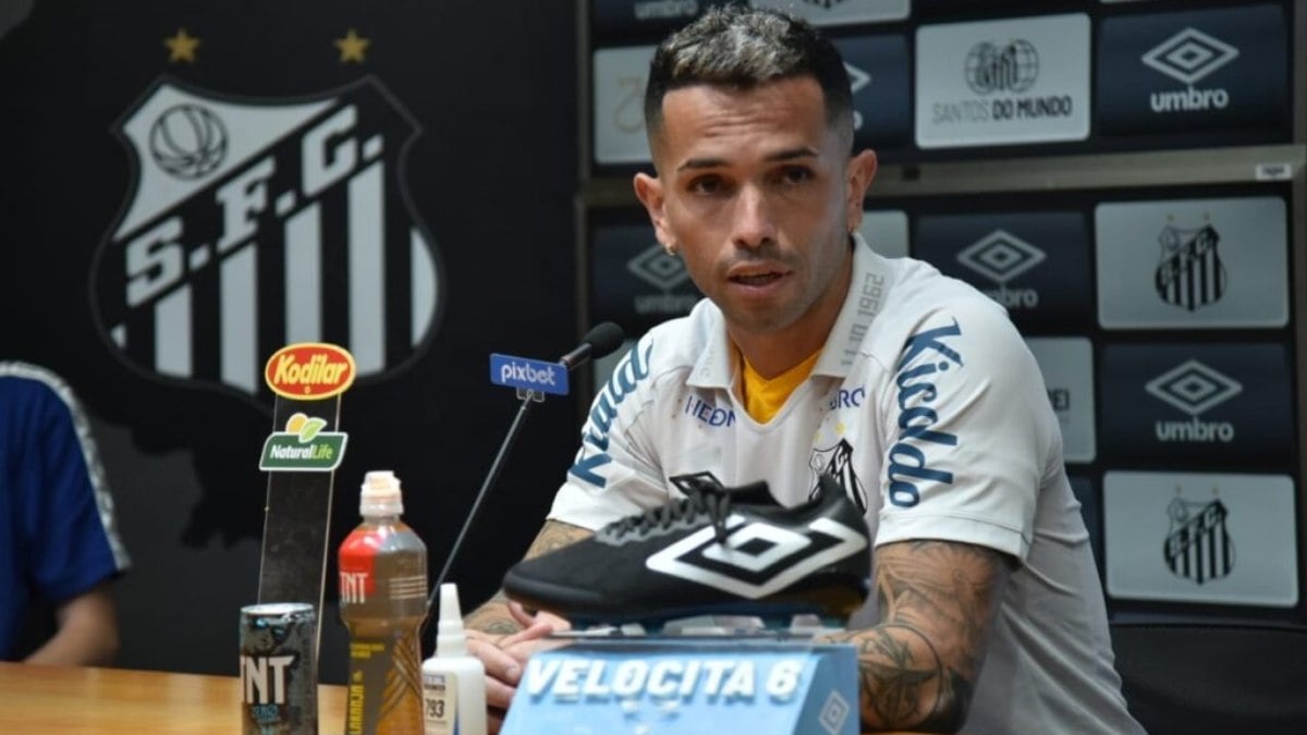 Dívida por Carabajal pode gerar novo ‘transfer ban’ ao Santos Dívida por Carabajal pode gerar novo ‘transfer ban’ ao Santos