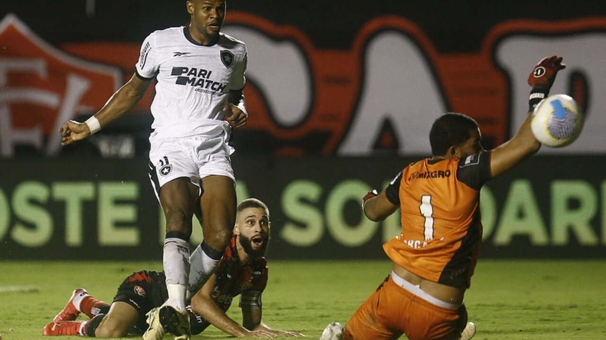 Junior Santos vive momento especial na vitória do Botafogo