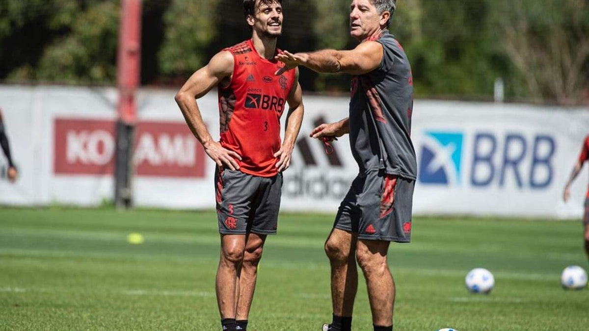 Grêmio negocia com Rodrigo Caio, e Renato fala sobre paralisação após chuvas no Sul Grêmio negocia com Rodrigo Caio, e Renato fala sobre paralisação após chuvas no Sul