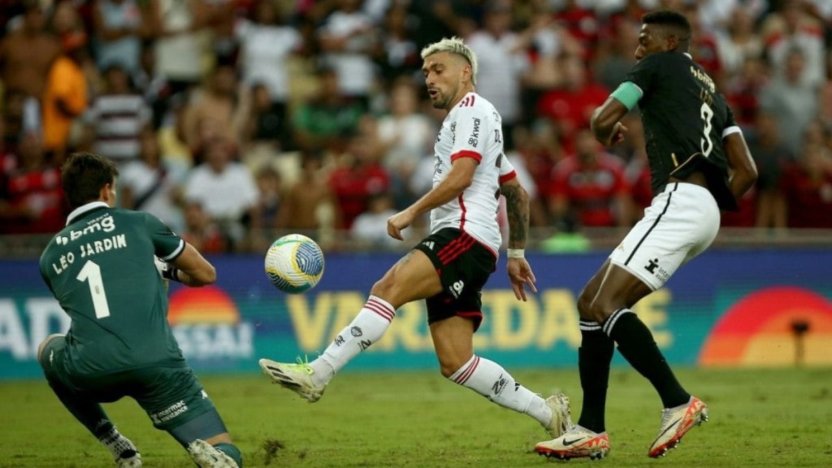 Veja as maiores goleadas da história do clássico Flamengo e Vasco Veja as maiores goleadas da história do clássico Flamengo e Vasco