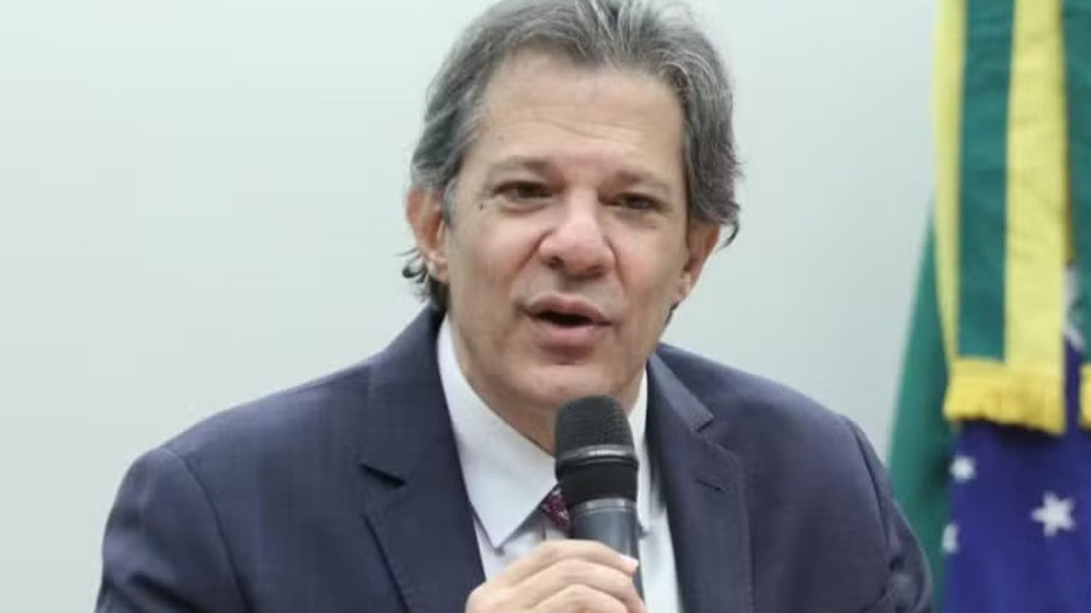 Haddad diz quando ‘Taxa das Blusinhas’ começará a ser cobrada Haddad diz quando ‘Taxa das Blusinhas’ começará a ser cobrada