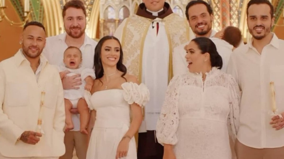 Bruna Biancardi dá detalhes do batizado de Mavie, sua filha com Neymar Bruna Biancardi dá detalhes do batizado de Mavie, sua filha com Neymar