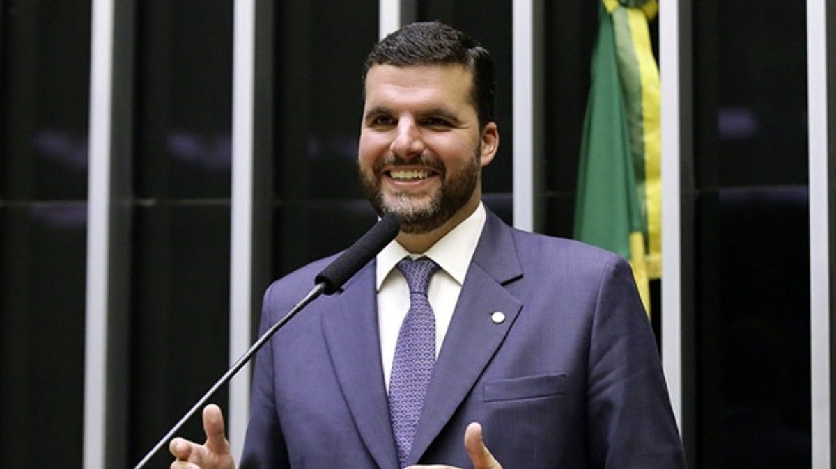 Líder da bancada ruralista promete projeto para anistiar Bolsonaro Líder da bancada ruralista promete projeto para anistiar Bolsonaro
