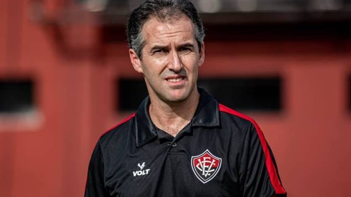 Ceará acerta contratação do técnico Léo Condé, ex-Vitória Ceará acerta contratação do técnico Léo Condé, ex-Vitória