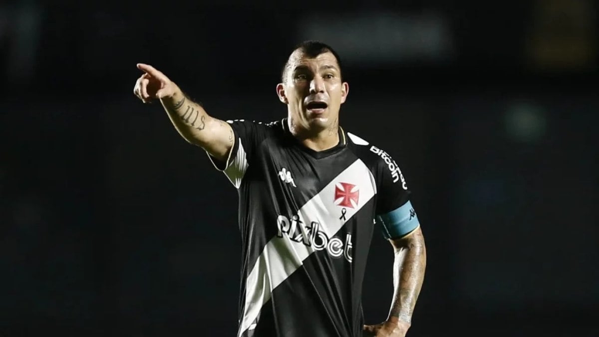 Medel não atua mais pelo Vasco; atleta encaminha rescisão de contrato Medel não atua mais pelo Vasco; atleta encaminha rescisão de contrato