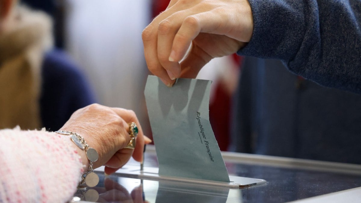 França vota em eleições antecipadas cruciais com extrema direita forte França vota em eleições antecipadas cruciais com extrema direita forte