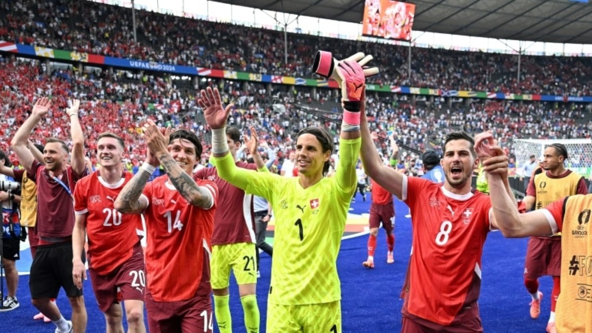 Suíça elimina campeã Itália (2-0) e vai às quartas de final da Euro Suíça elimina campeã Itália (2-0) e vai às quartas de final da Euro