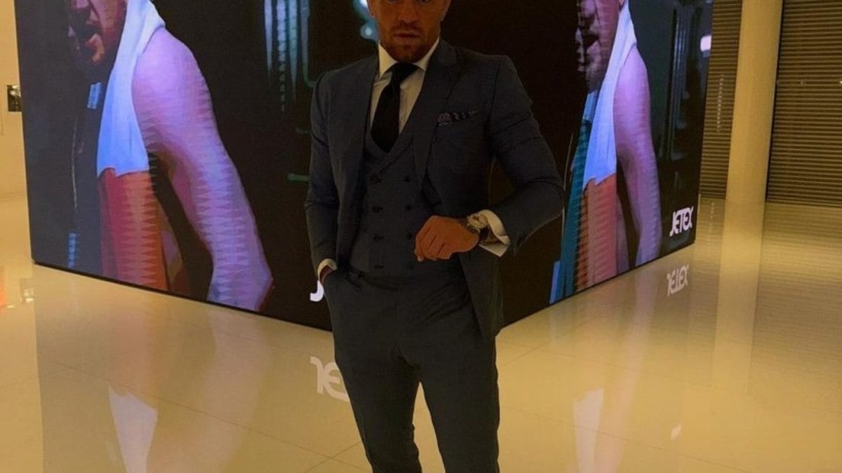 Dana White fala sobre lesão de McGregor e evita apontar data de retorno Dana White fala sobre lesão de McGregor e evita apontar data de retorno