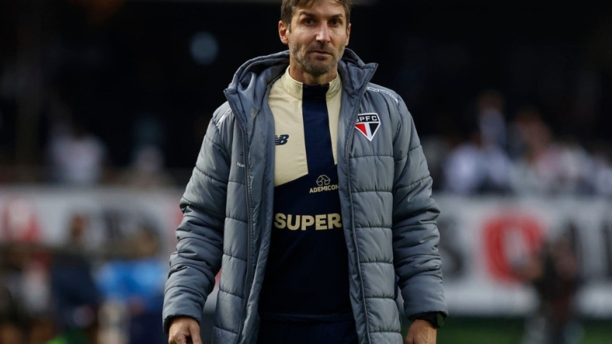 Auxiliar de Zubeldía elogia desempenho de São Paulo na vitória contra o Bahia Auxiliar de Zubeldía elogia desempenho de São Paulo na vitória contra o Bahia