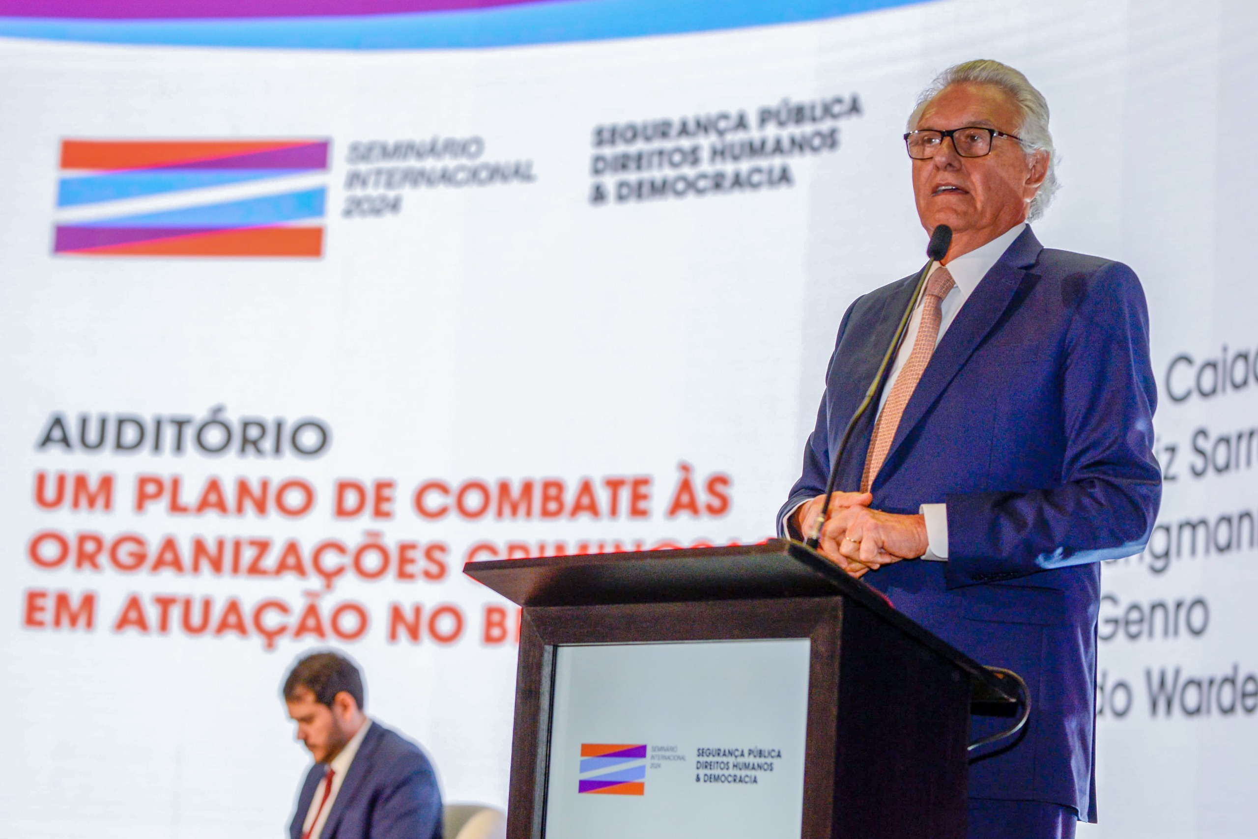 ‘Câmeras vão monitorar criminosos, não policiais’ ‘Câmeras vão monitorar criminosos, não policiais’