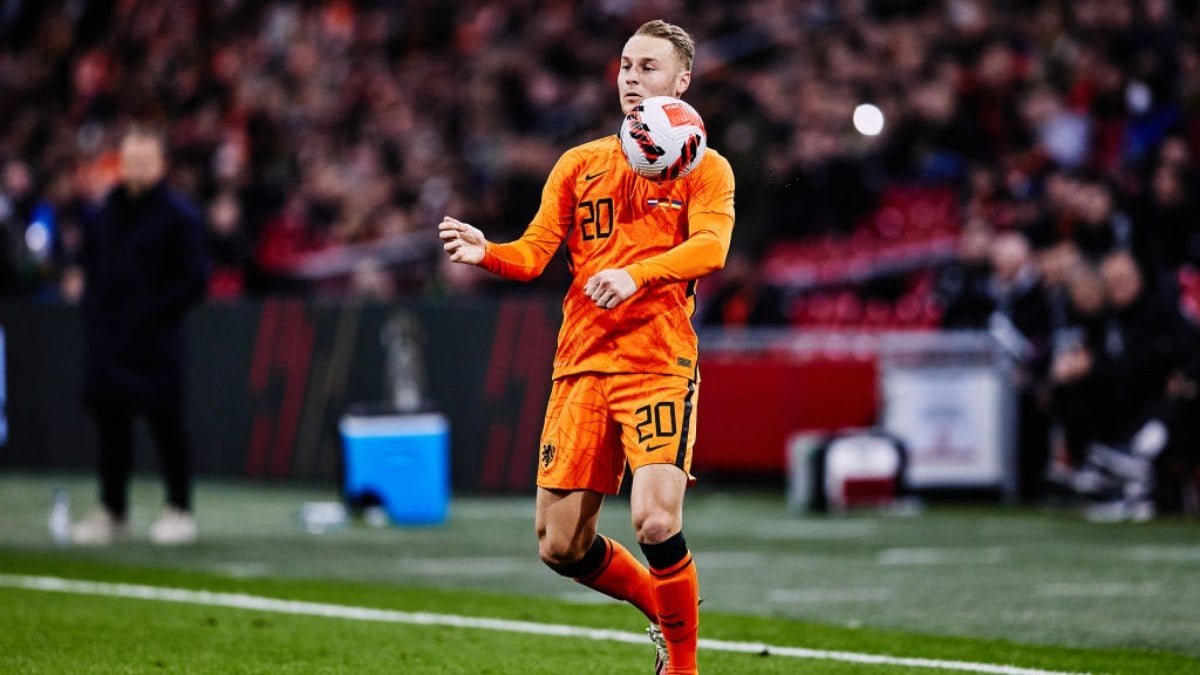 Já sem De Jong, Holanda perde outro meio-campista por lesão