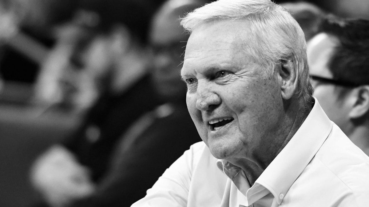 Morre aos 86 anos Jerry West, astro que inspirou logo da NBA Morre aos 86 anos Jerry West, astro que inspirou logo da NBA