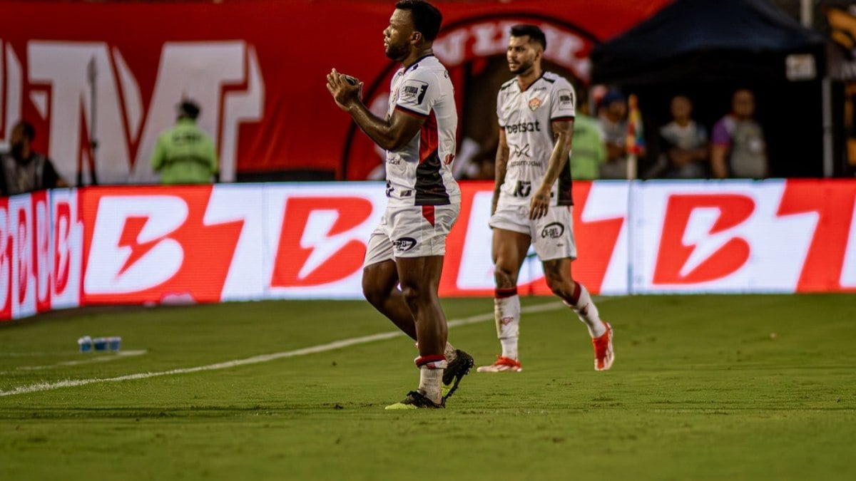 Tentando embalar na Série A, Vitória recebe o Atlético-MG no Barradão Tentando embalar na Série A, Vitória recebe o Atlético-MG no Barradão