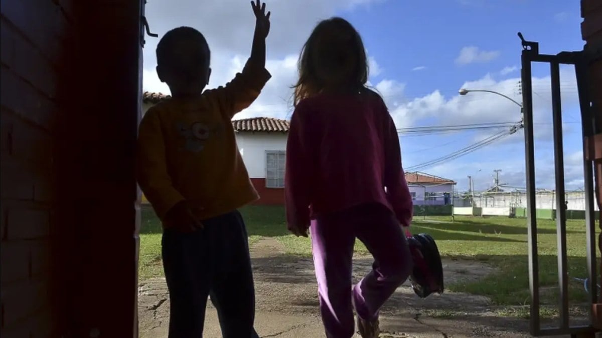 Leis de proteção às crianças enfrentam cultura de violência no país Leis de proteção às crianças enfrentam cultura de violência no país