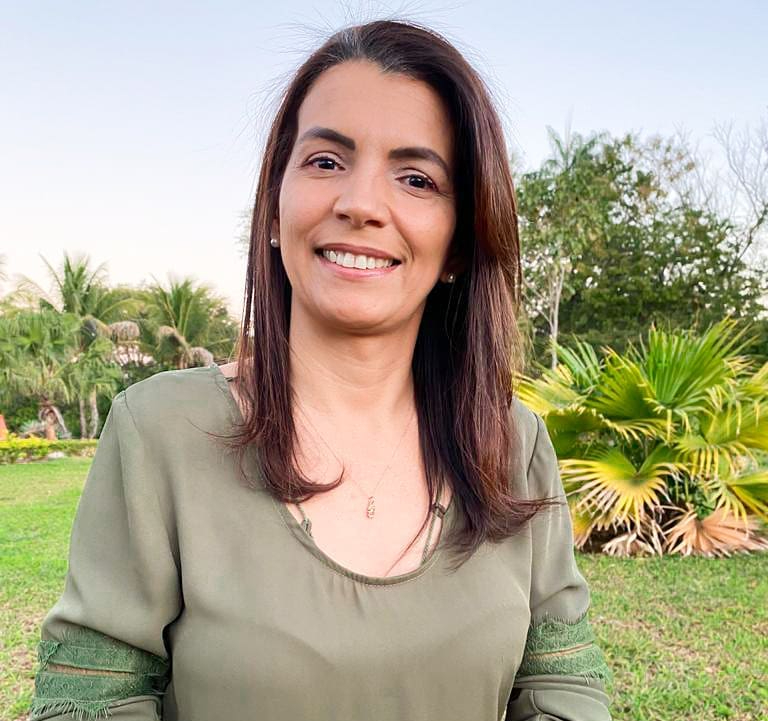 Pré-candidata a prefeita de Divinópolis de Goiás é agredida Pré-candidata a prefeita de Divinópolis de Goiás é agredida